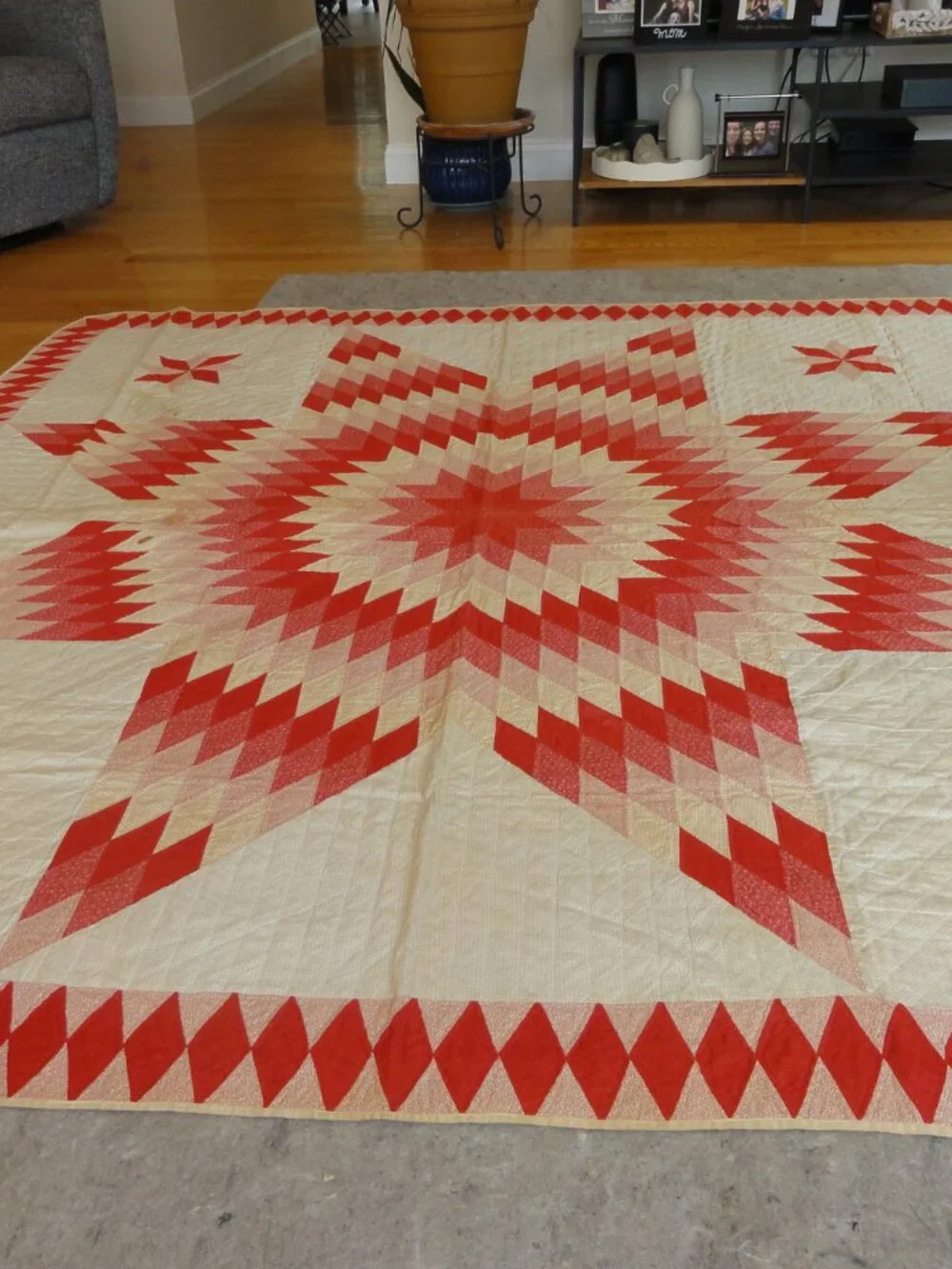 Vintage Red, White Patterned Quilt VERY GOOD CONDITION!
